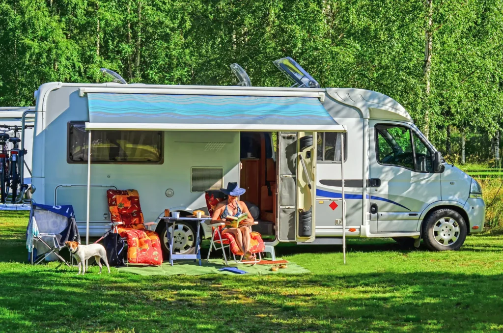 Olika typer av campingplatser för husbil och husvagn